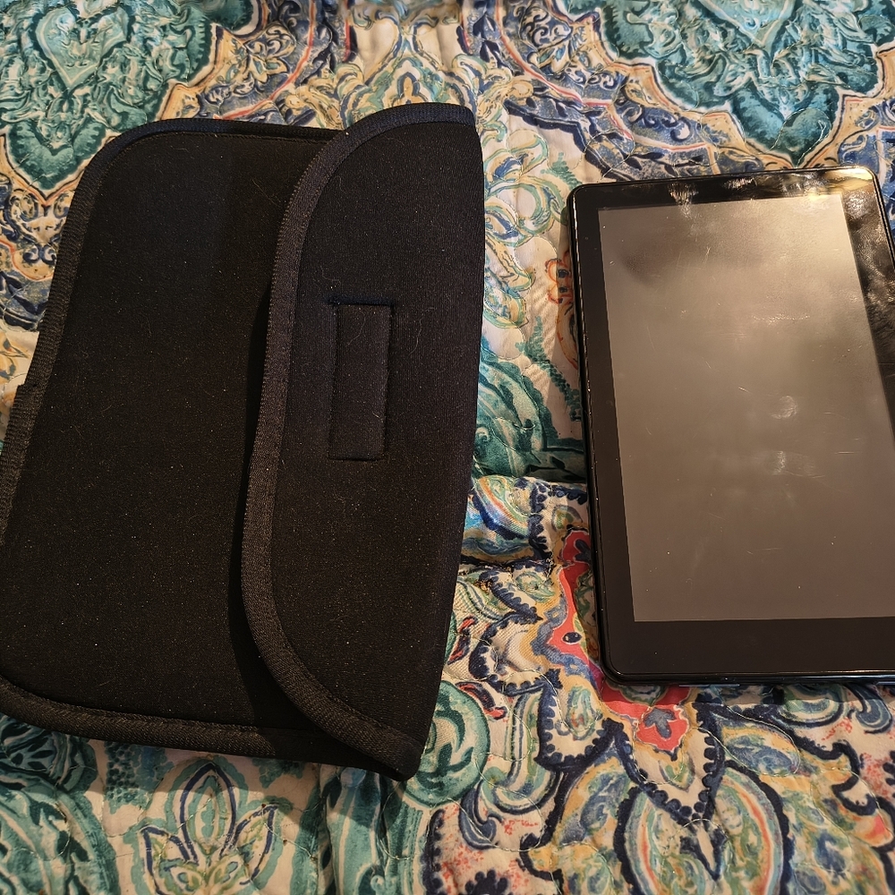 RCA Tablet, 7 inch, Black Not working Parts Only With Case
